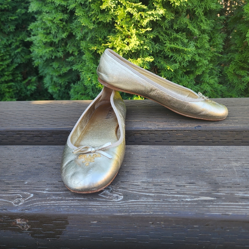 Prada Logo Metallic Gold Ballet Flats Prada  Size 37.5 US 7.5 Made in Italy